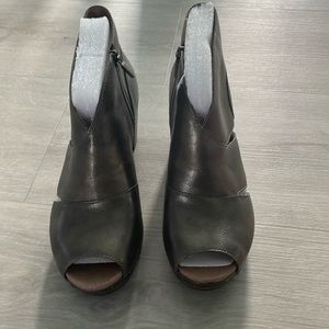 Dansko Delphina Metallic Ankle Bootie Aged Bronze PEEP Toe Size 40 ~ 9.5 - 10 US